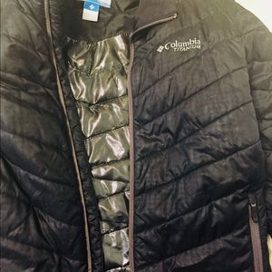 Columbia puff jacket Mens Large Black